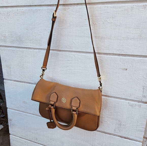 Tory BurchWomen's Brown Robinson Pebbled Fold-Over Messenger - Picture 4 of 14